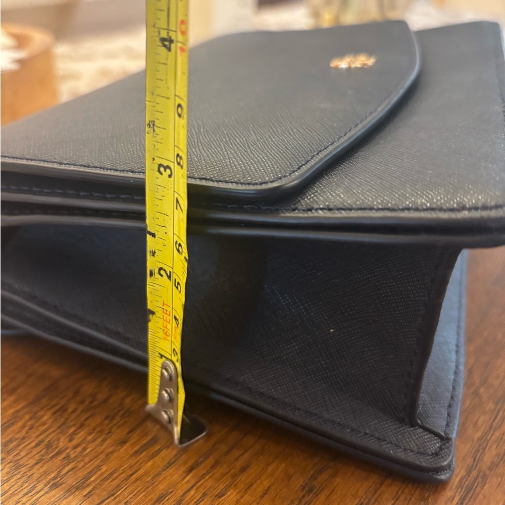 Tory Burch Navy Crossbody Bag with Gold Chain - Picture 10 of 11